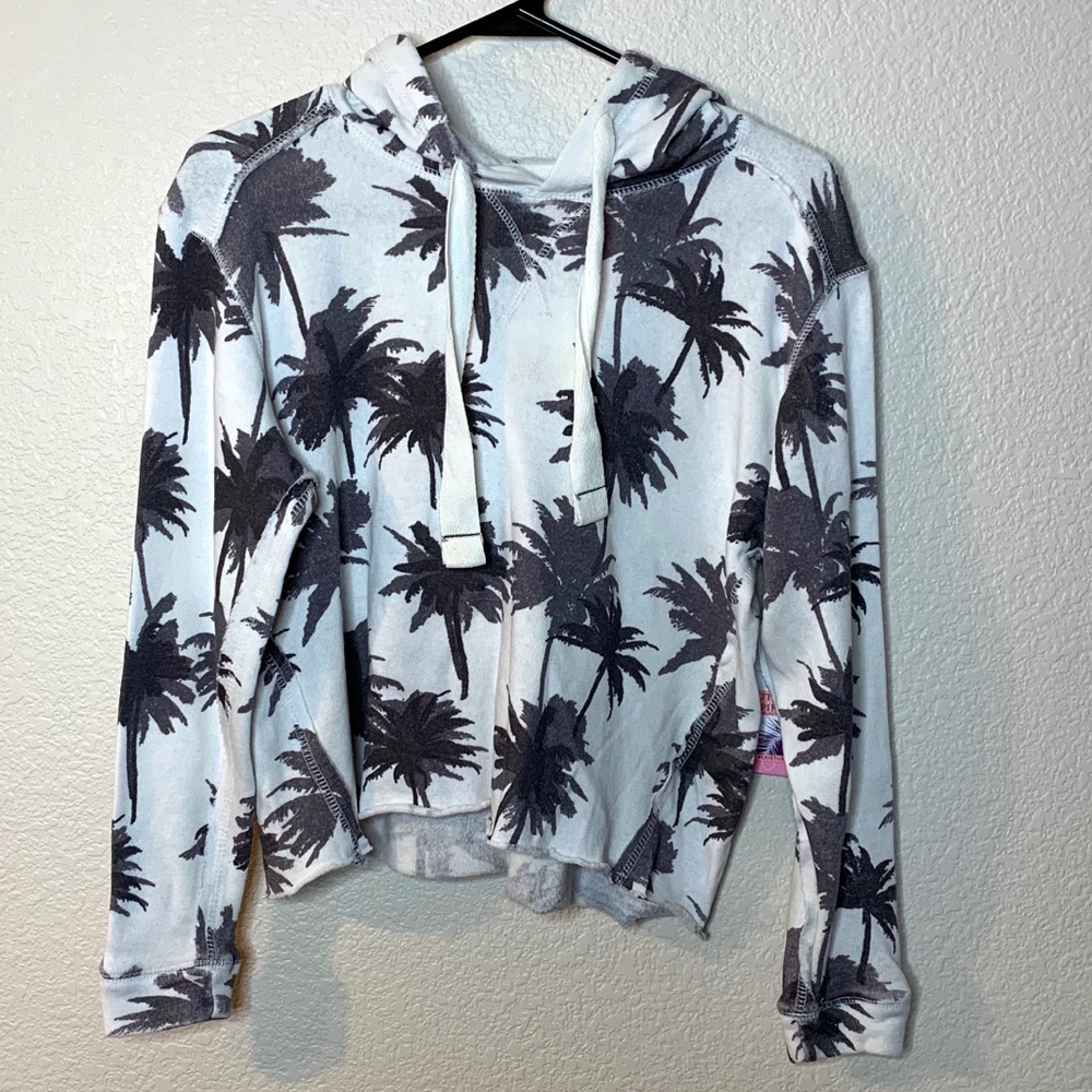 Southern Spirit Palm Tree Cropped Hoodi…